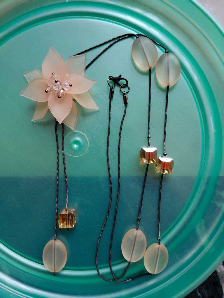 Unique Floral Pendant Necklace