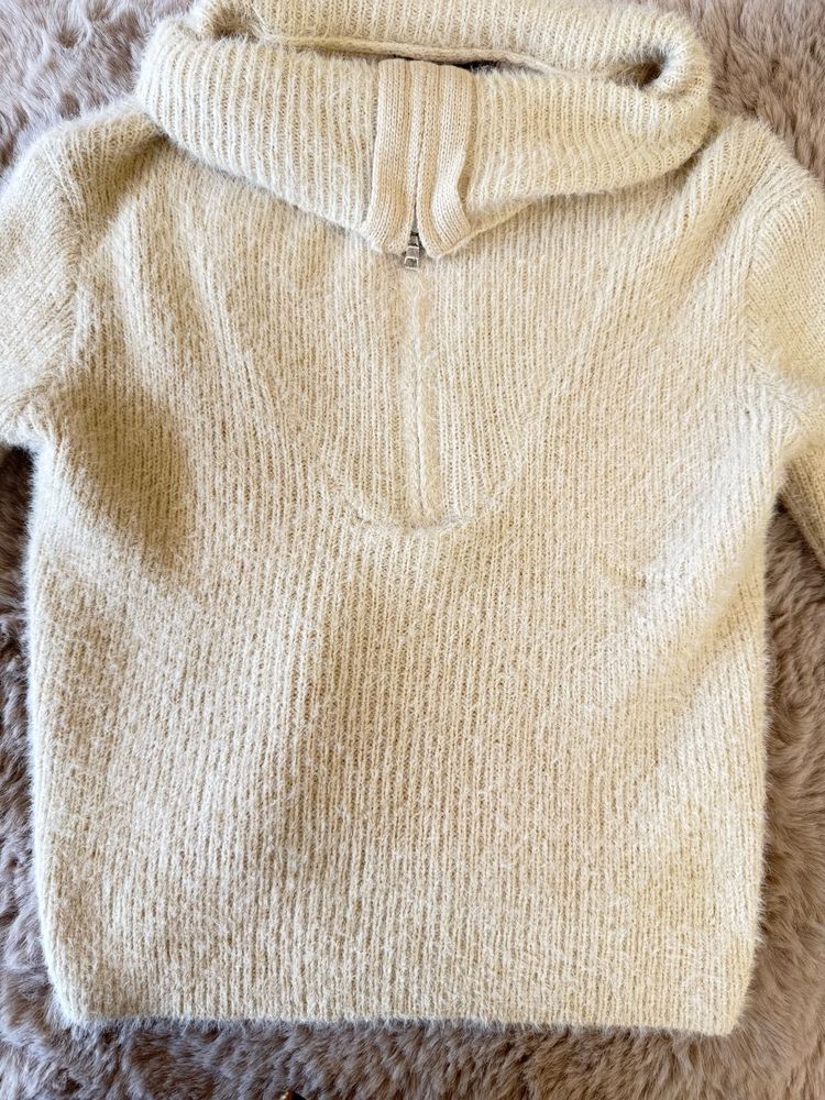 ZARA brand Cozy Knit Sweater With Zipper🌨️
