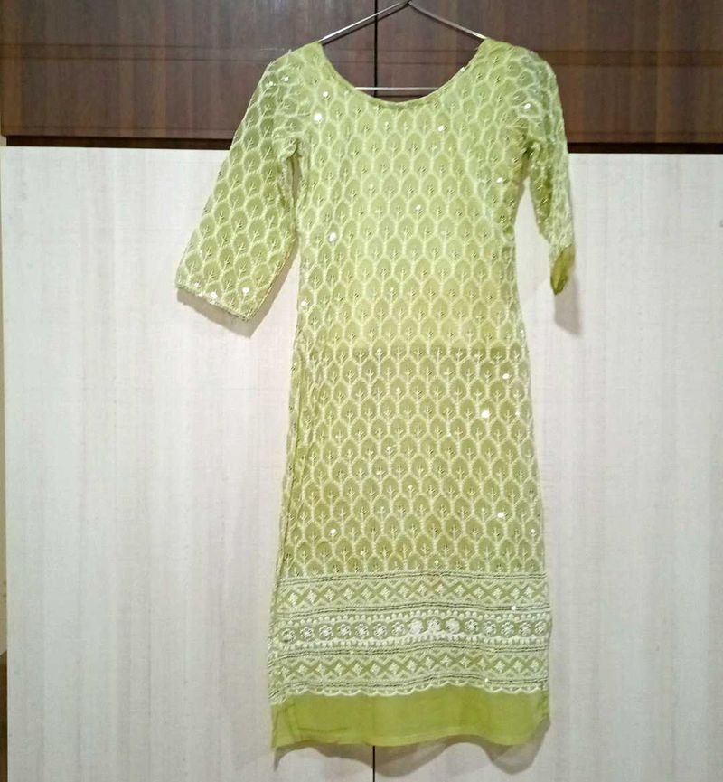 Chikankari Kurti🦢✨