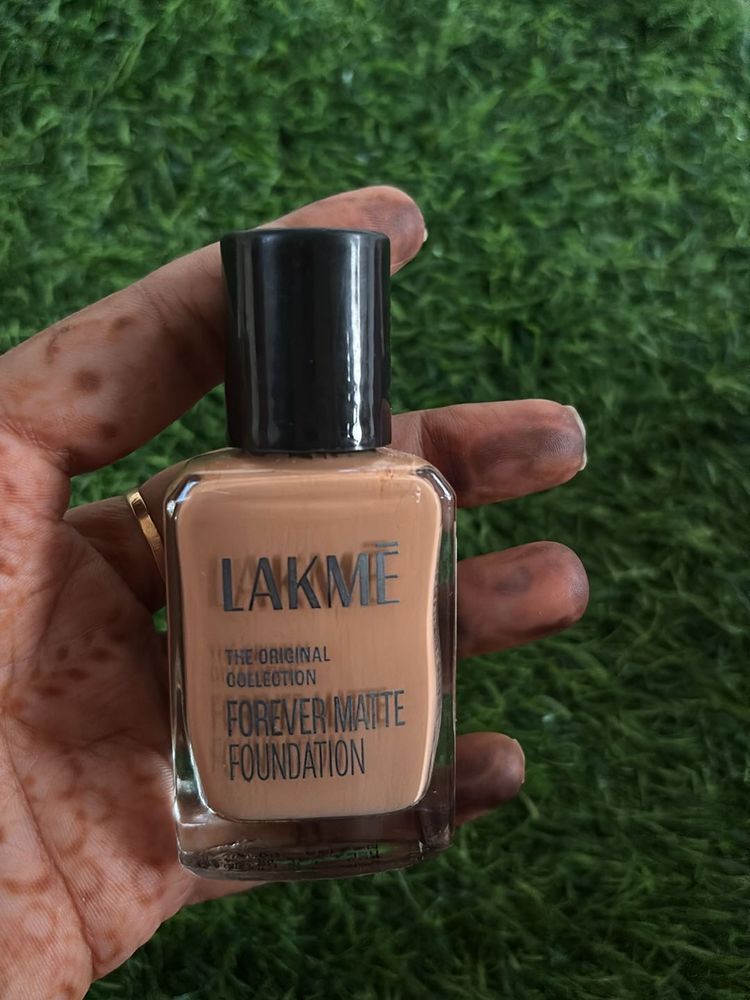 Lakme Forever Matte Foundation