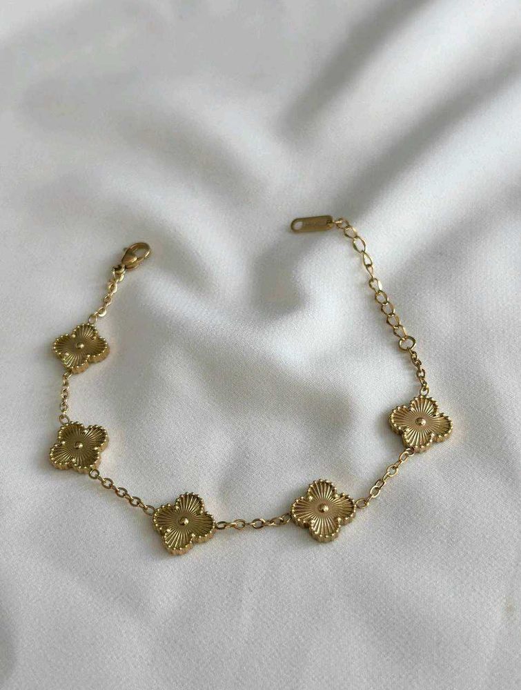 Clover Charm Bracelet