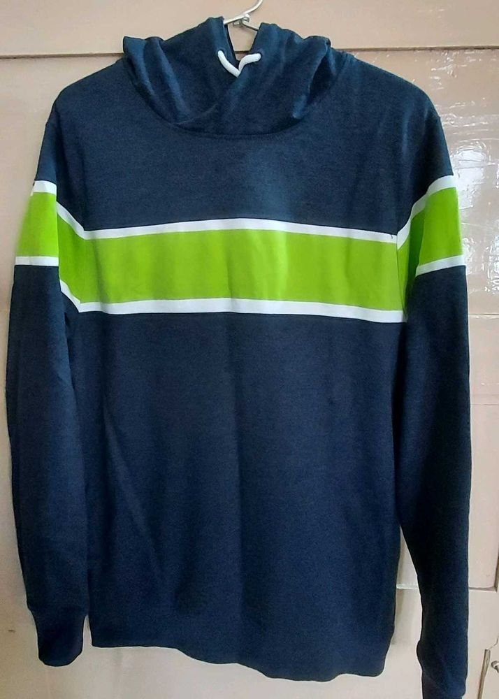 Wrogn Winter Wear Hooded Sweatshirt