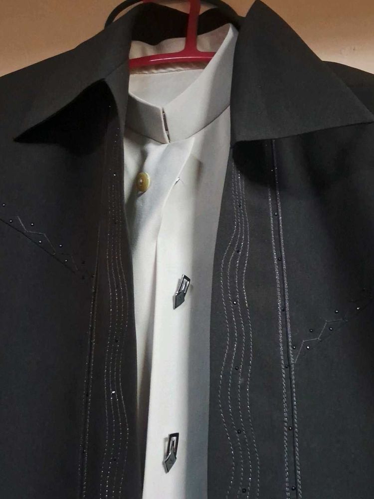 Stylish  groom  blazer with pant.coatsuit