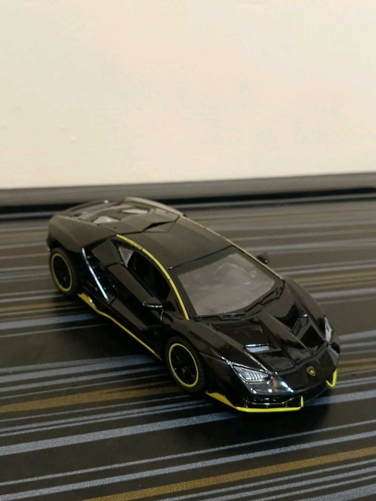 Lamborghini Die Cast Car Model With Door OpenSound