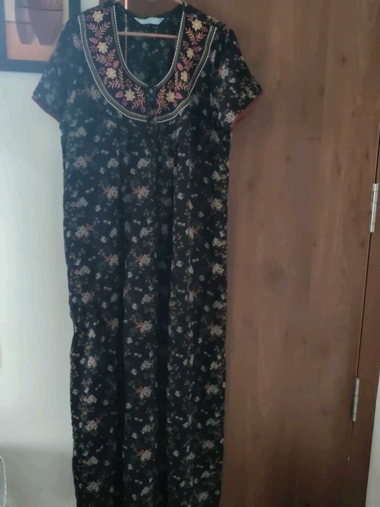 Black Floral Print Nightgown