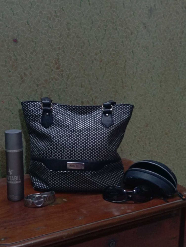 black and white star tote bag