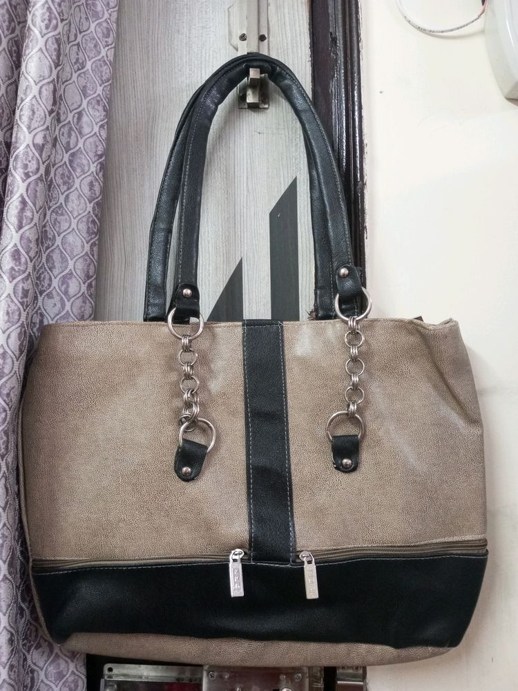 New Condition Beautiful Khali Colour Handbag 🥰