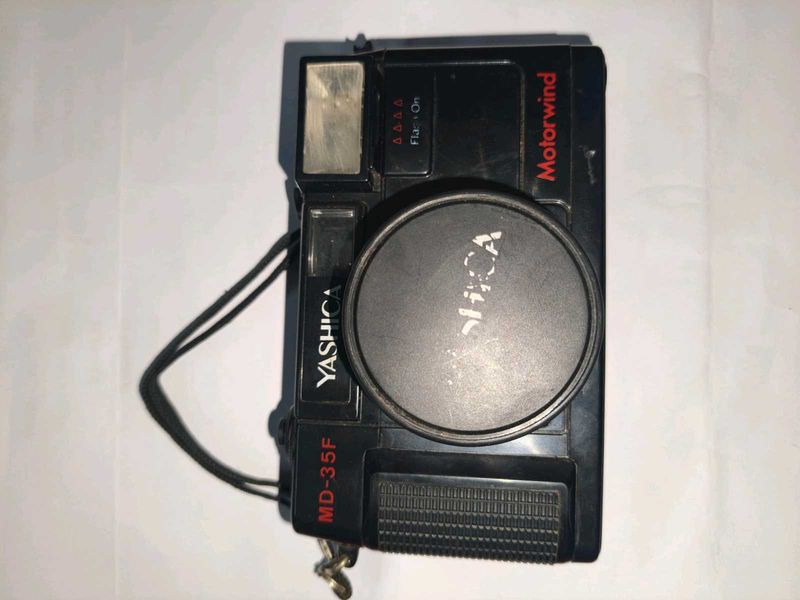 Yashica MD-35F Motorwind Camera