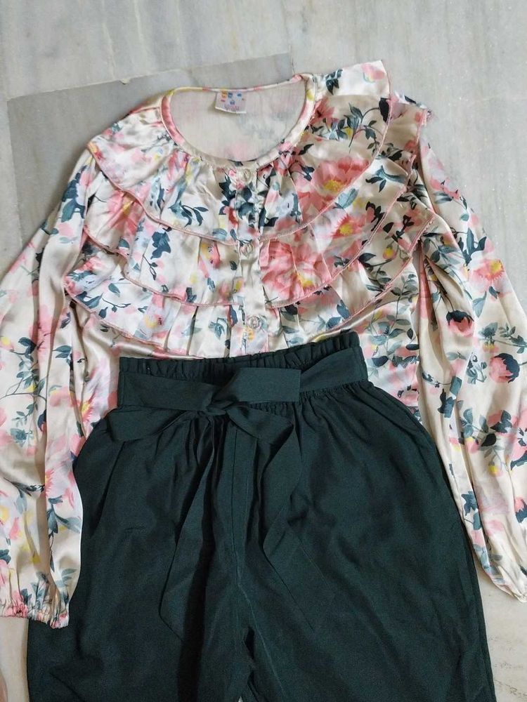 Floral Blouse &amp; Green Pants Set