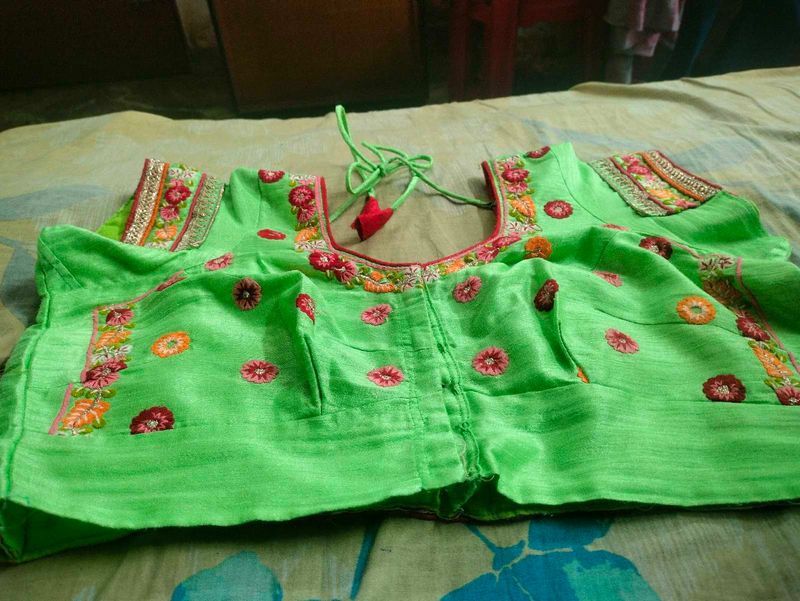 40 Size Embroidery Blouse.