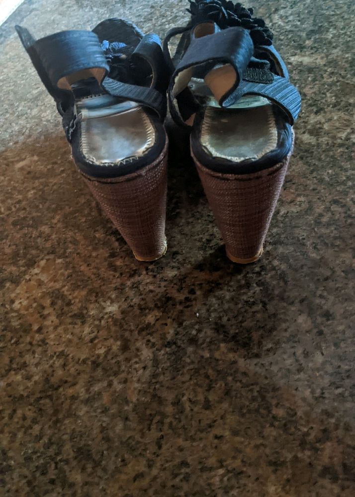 Very Pretty High Heels Sandle Navy Blue In Color