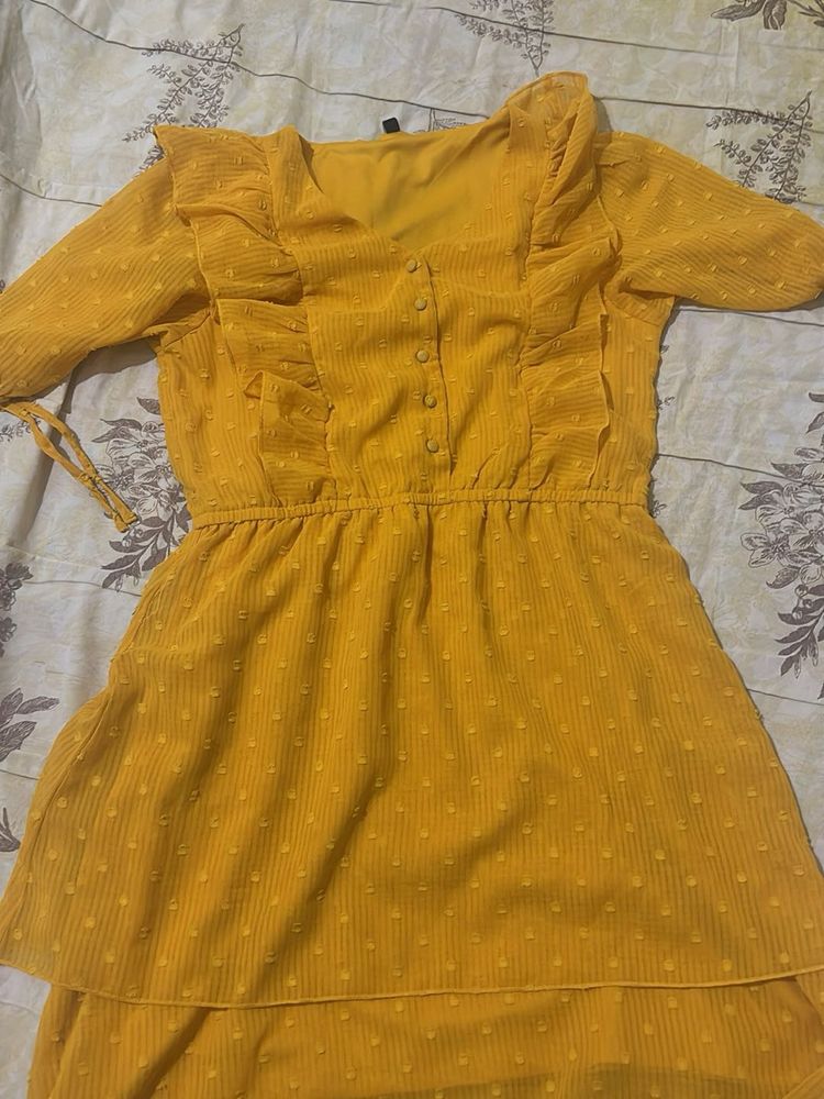 Chic Mustard Mini Dress