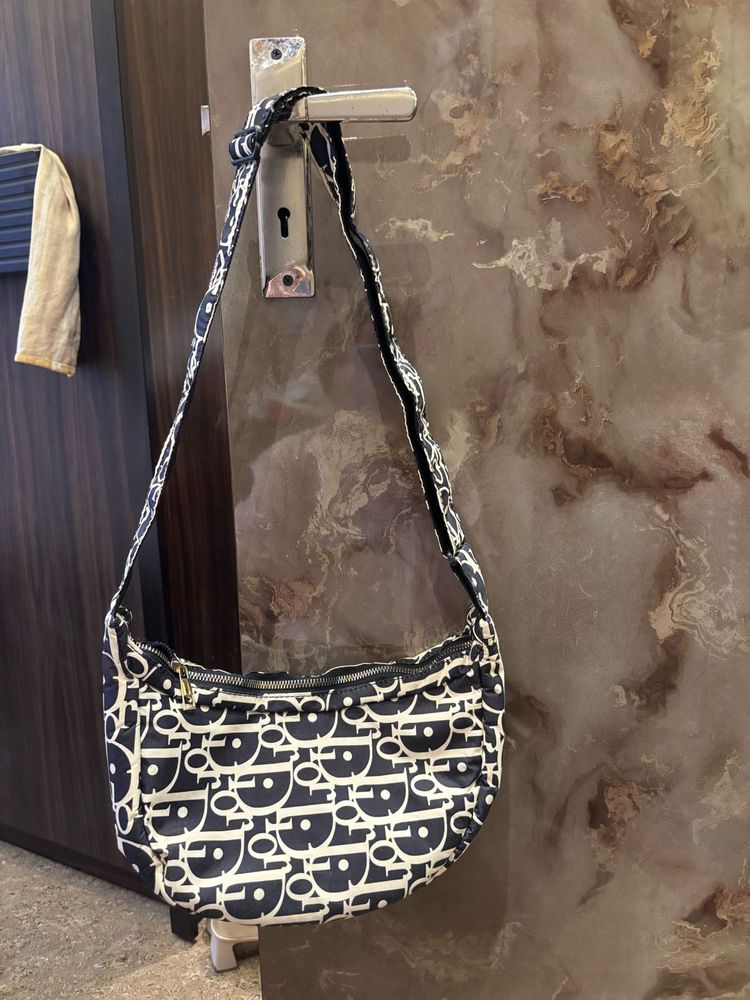 Chic Patterned Handbag