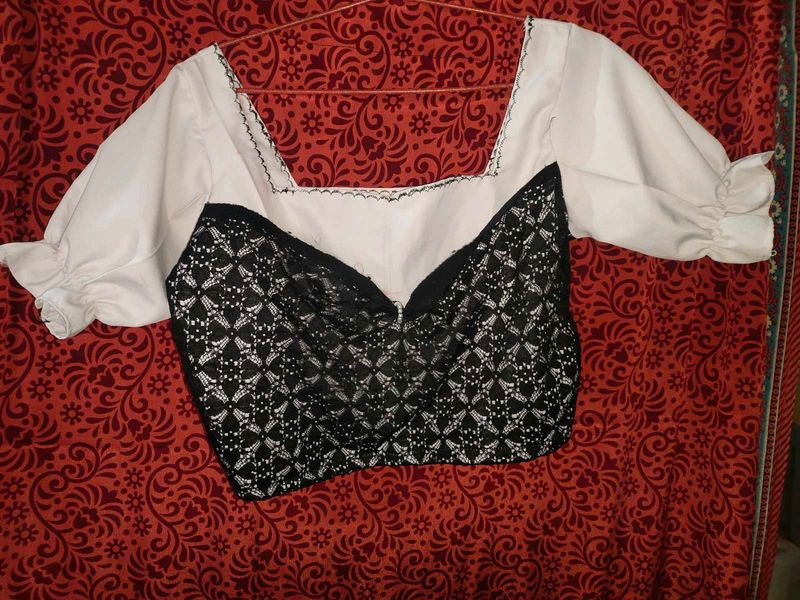 Lace Inset Puff Sleeve Top