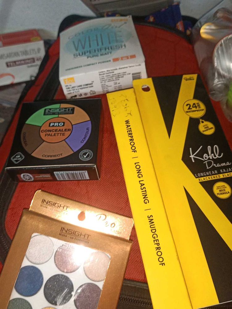 Kajal Eyeshadow Concealer Compact