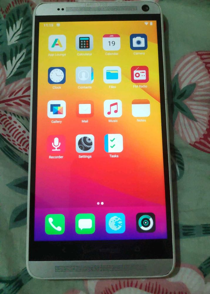 Android 11. 5.9 inch HTC one max