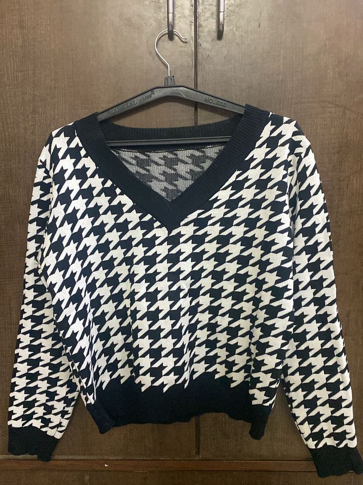 Houndstooth V Neck Sweater