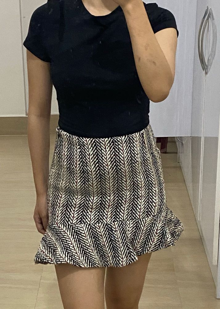Patterned ruffle skirt