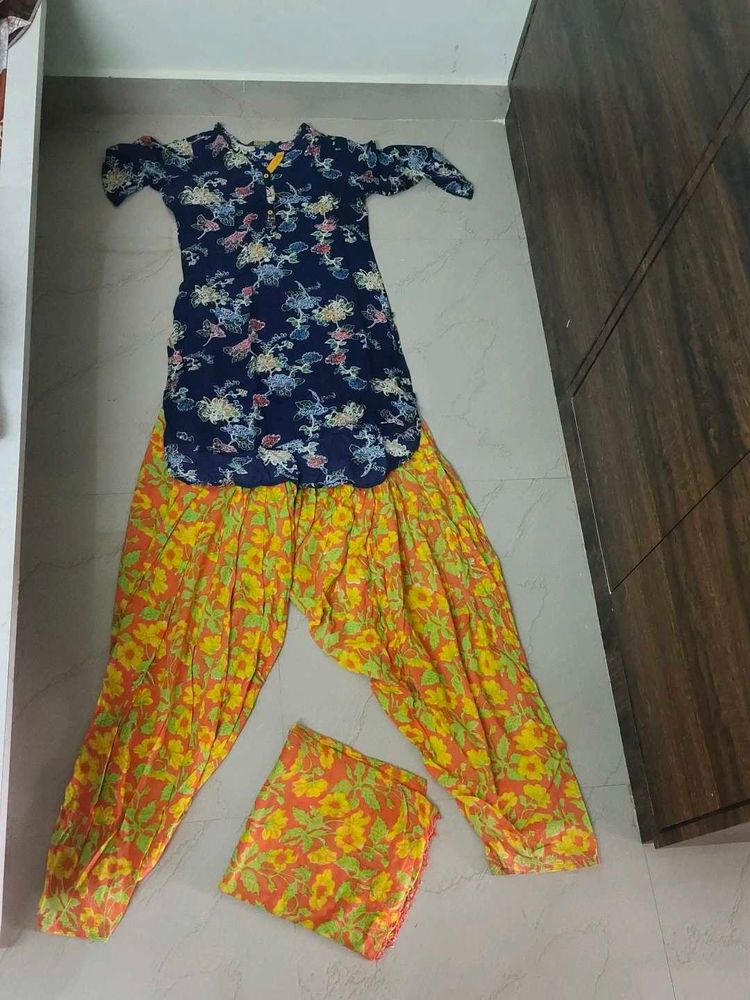 Floral Print Salwar Kameez Suit