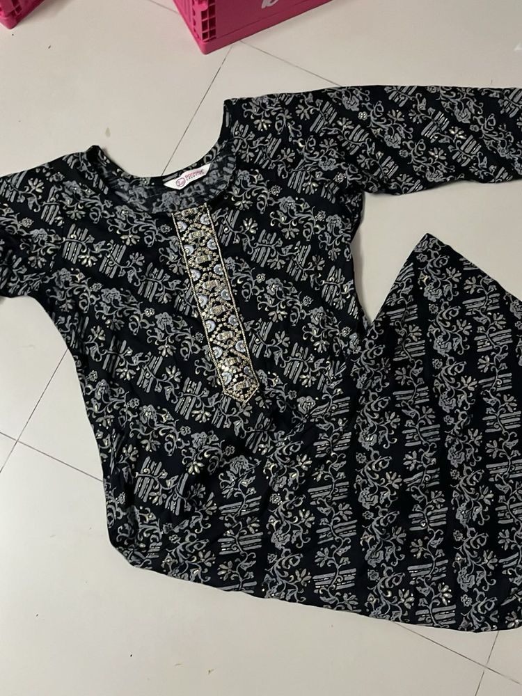 Black Kurti