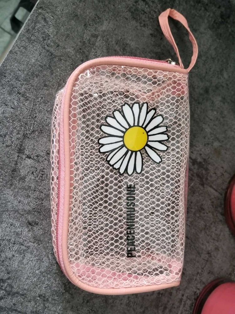 Cute Daisy Pouch