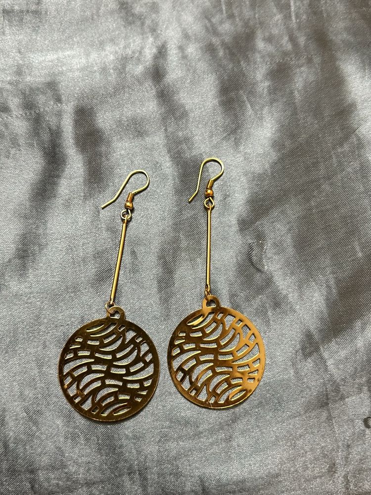 SALE ! Classy Gold Plated Light Metal Earings