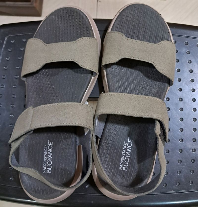 Happenstance Floaters In Olive Green