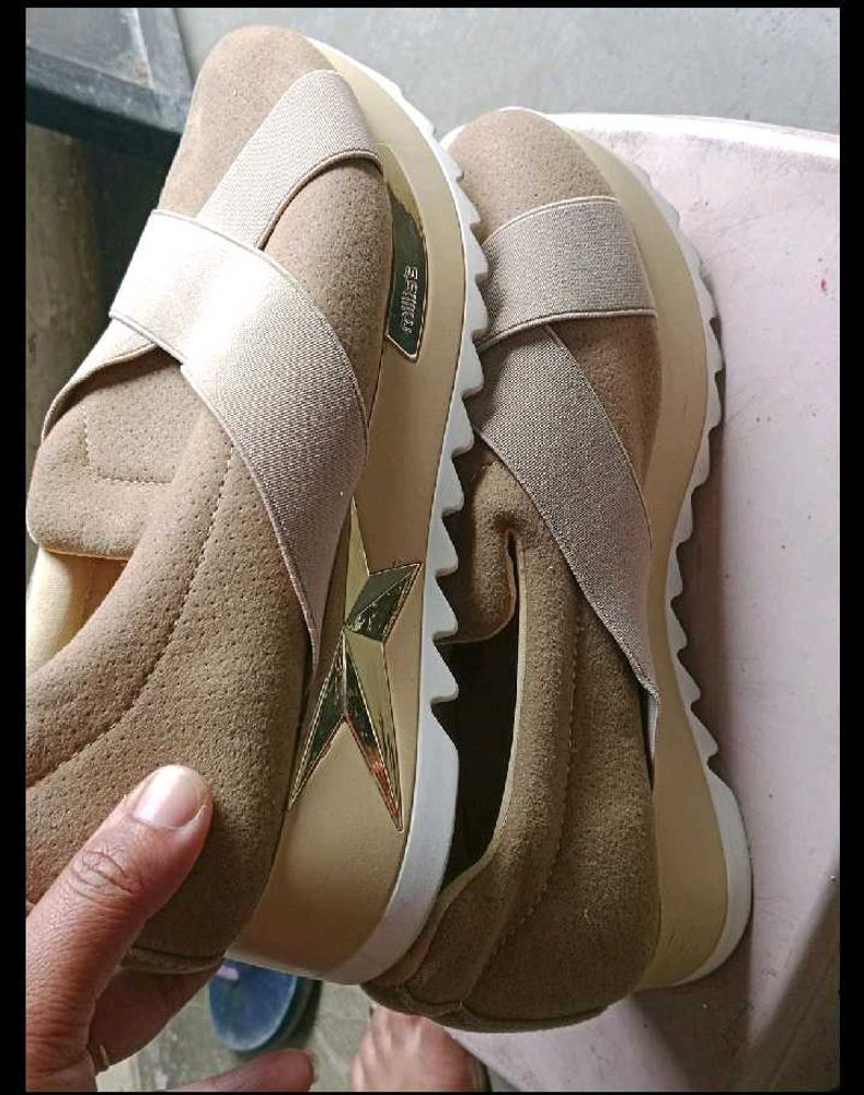 KET IMPORTA STYLISH SHOES (40 Size)