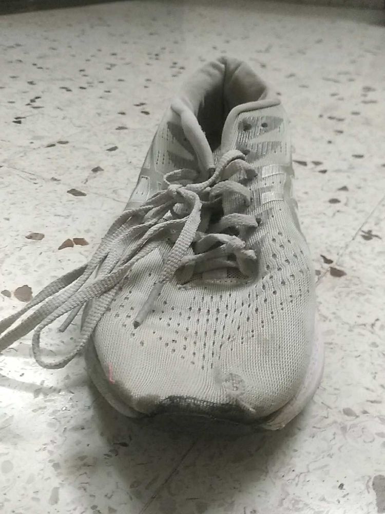 Used Sport Shoes