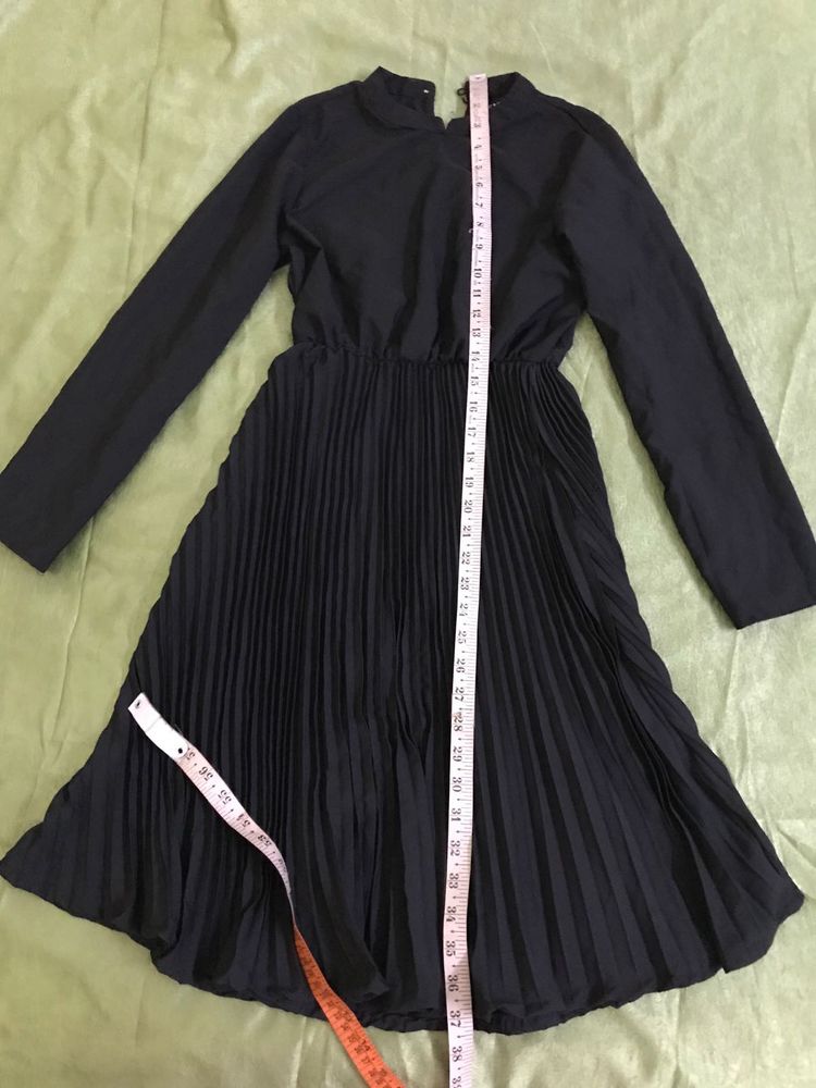 Black Pleated Dress Bust 32-34