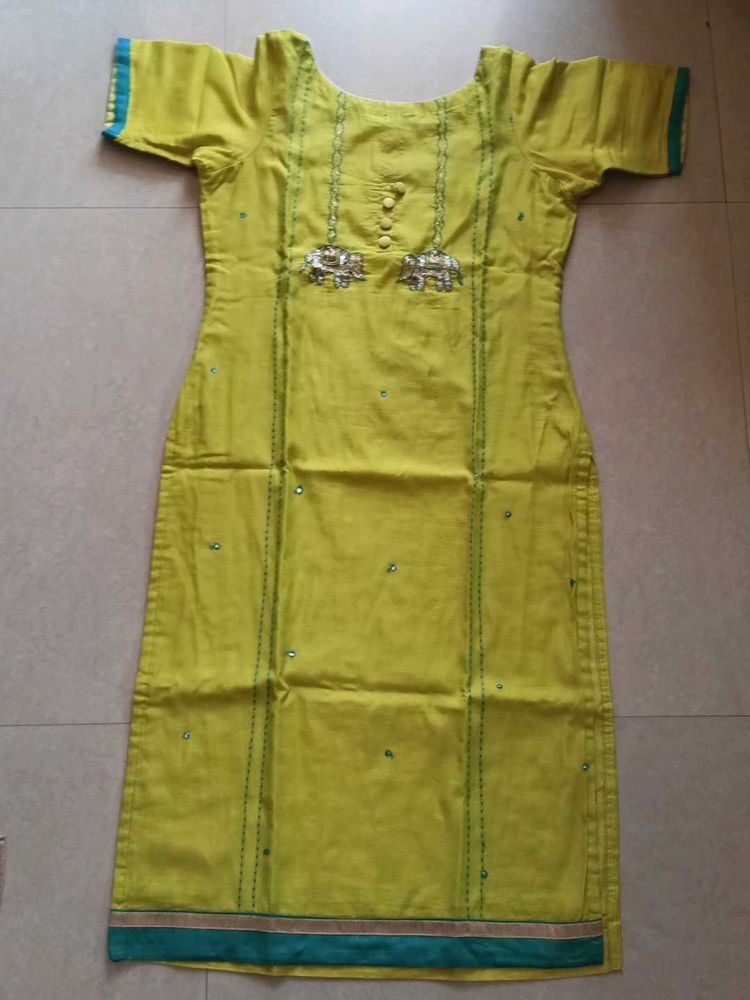 Green Kurti
