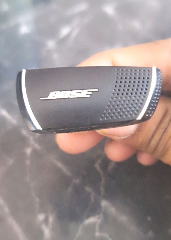 BOSE..EAR PIECE GOT IT FROM Dubai Mall For 5000/-
