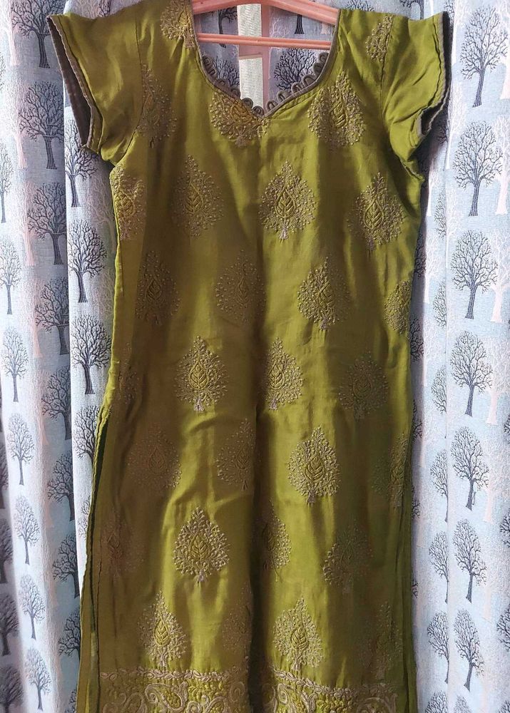 Green Embroidered Kurta