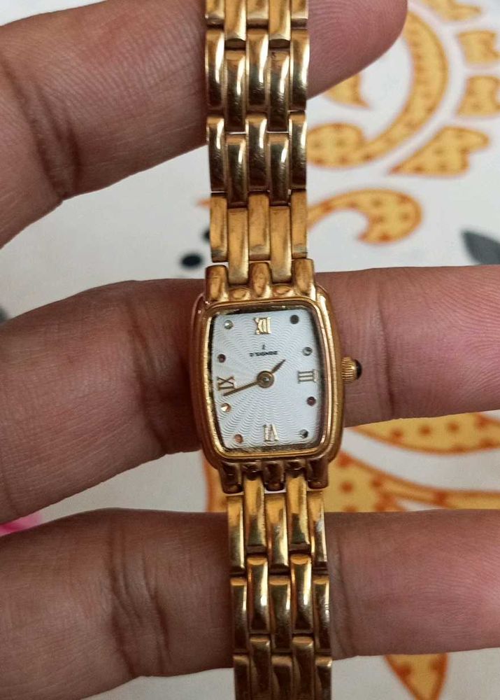 D&#39;signer Orignal Gold Toned 2 Hand Womens Watch
