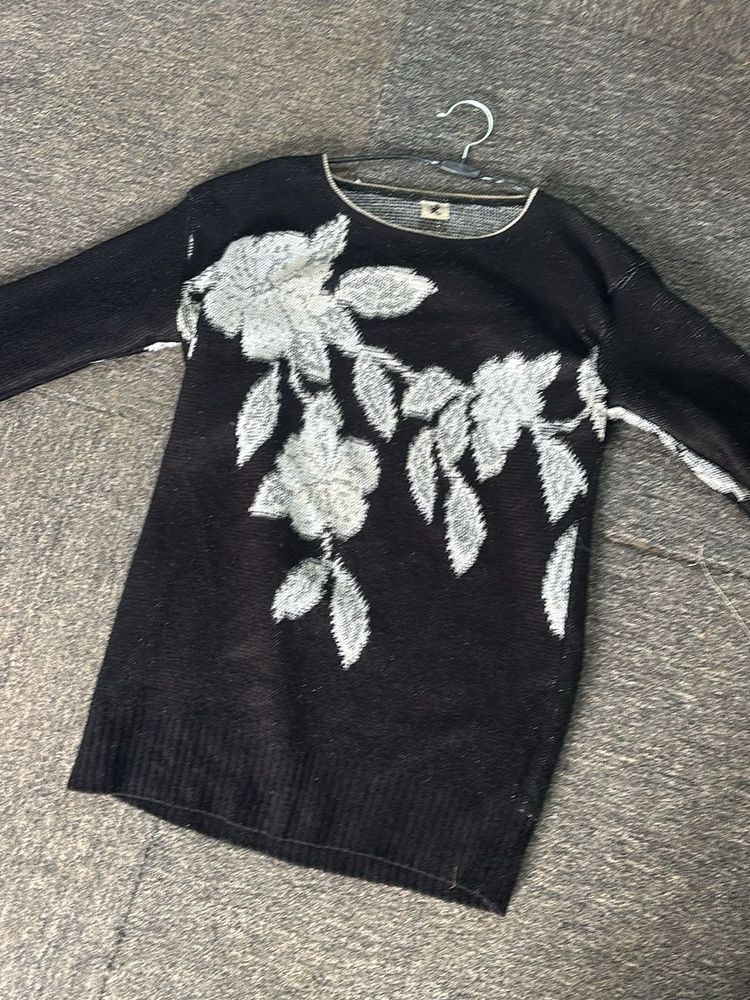 Floral Print Black Knit Sweater