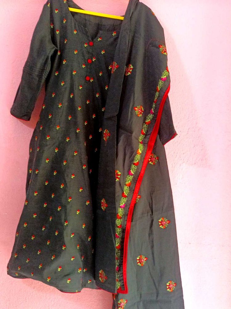 Embroidered Kurta Set