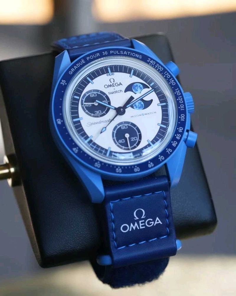 Omega x Swatch l - Super Blue Moon MoonSwatch