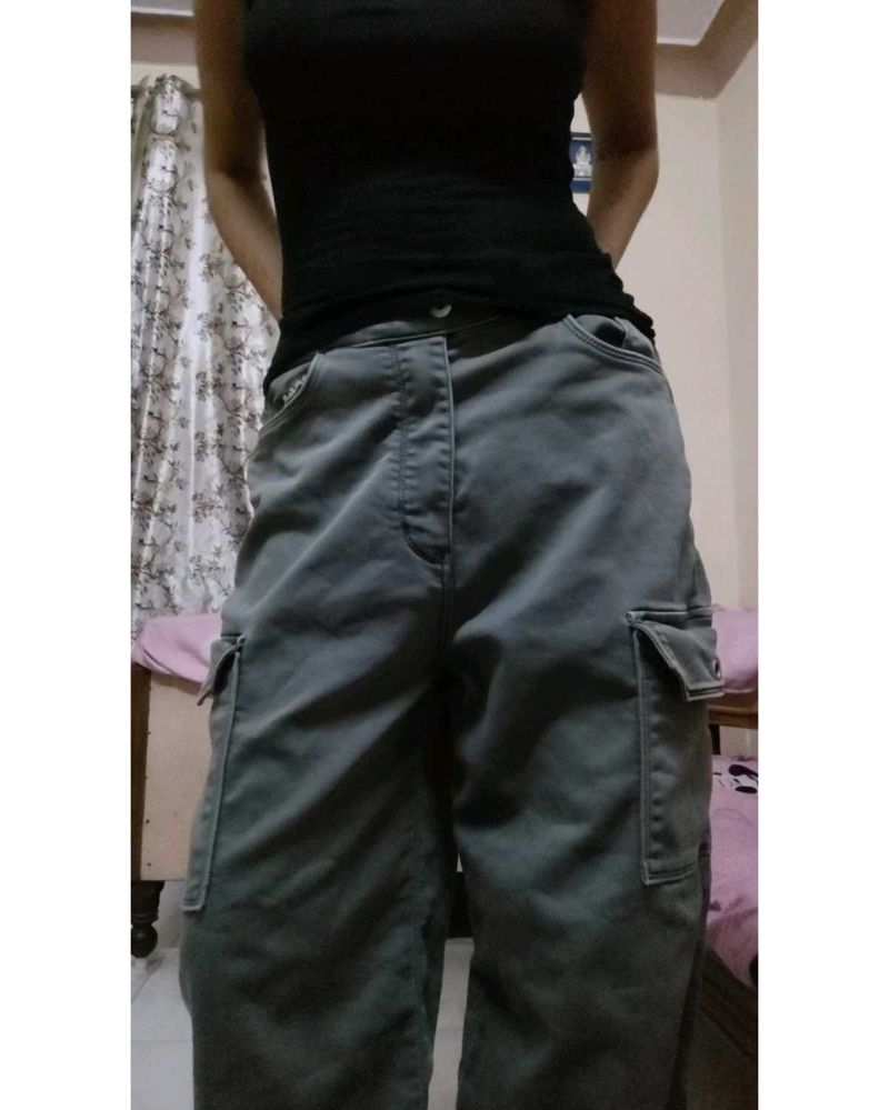 **SHORT TIME SALE** Combat Kiss Baggy Cargos