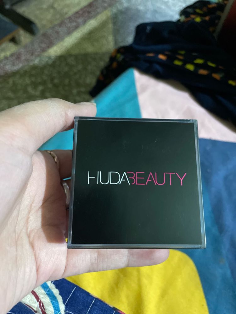 Huda Beauty Loose Powder (Cherry Blossom)