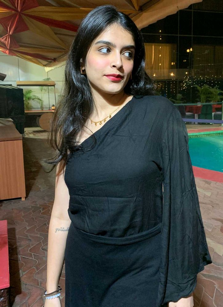 Chic Black One-Shoulder Top