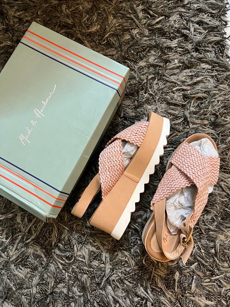 Mast &amp; Harbour Criss Cross Platform Sandals EUR37