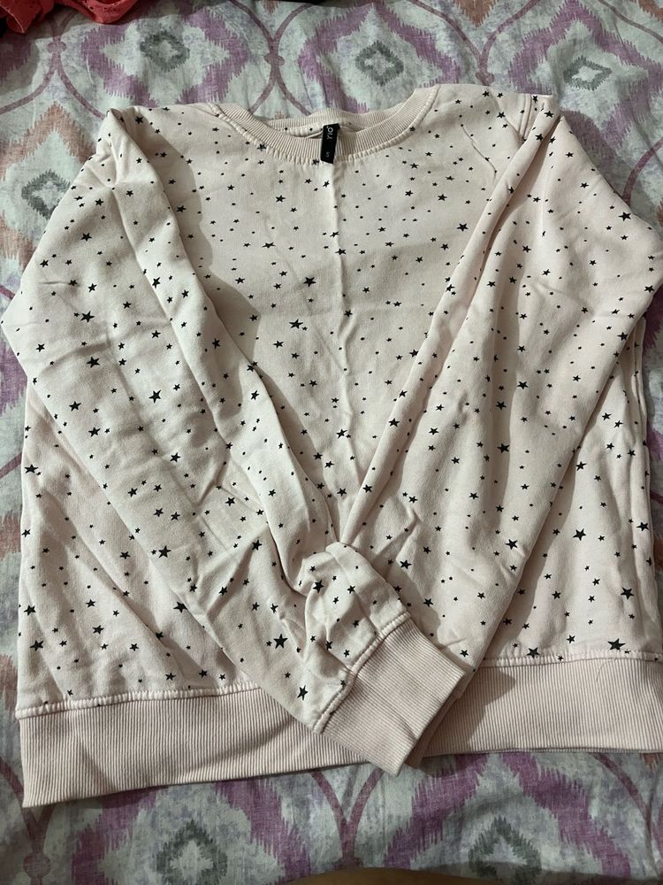 Cute H&amp;M Star Print Sweatshirt