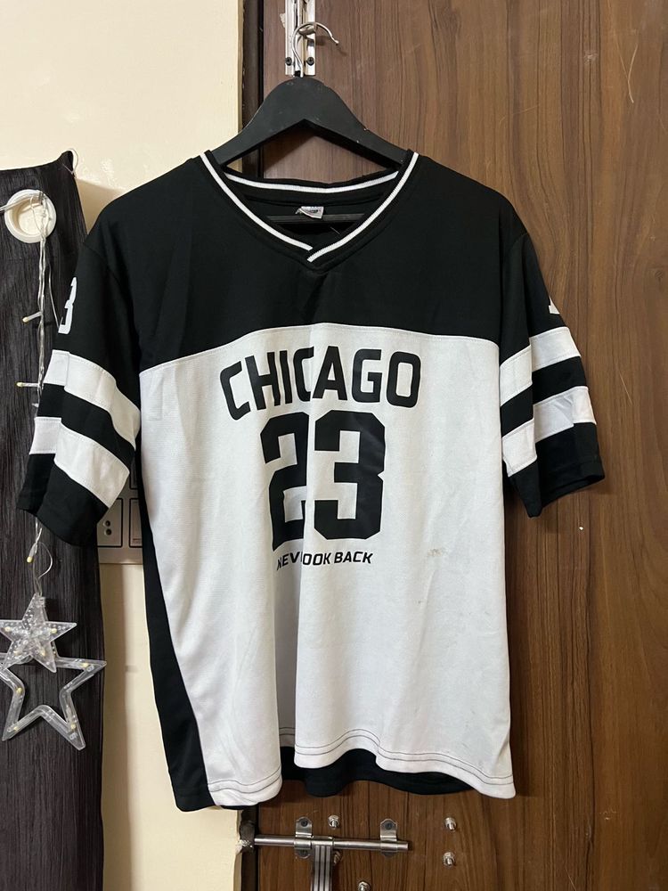 Chicago 23 Graphic T-Shirt