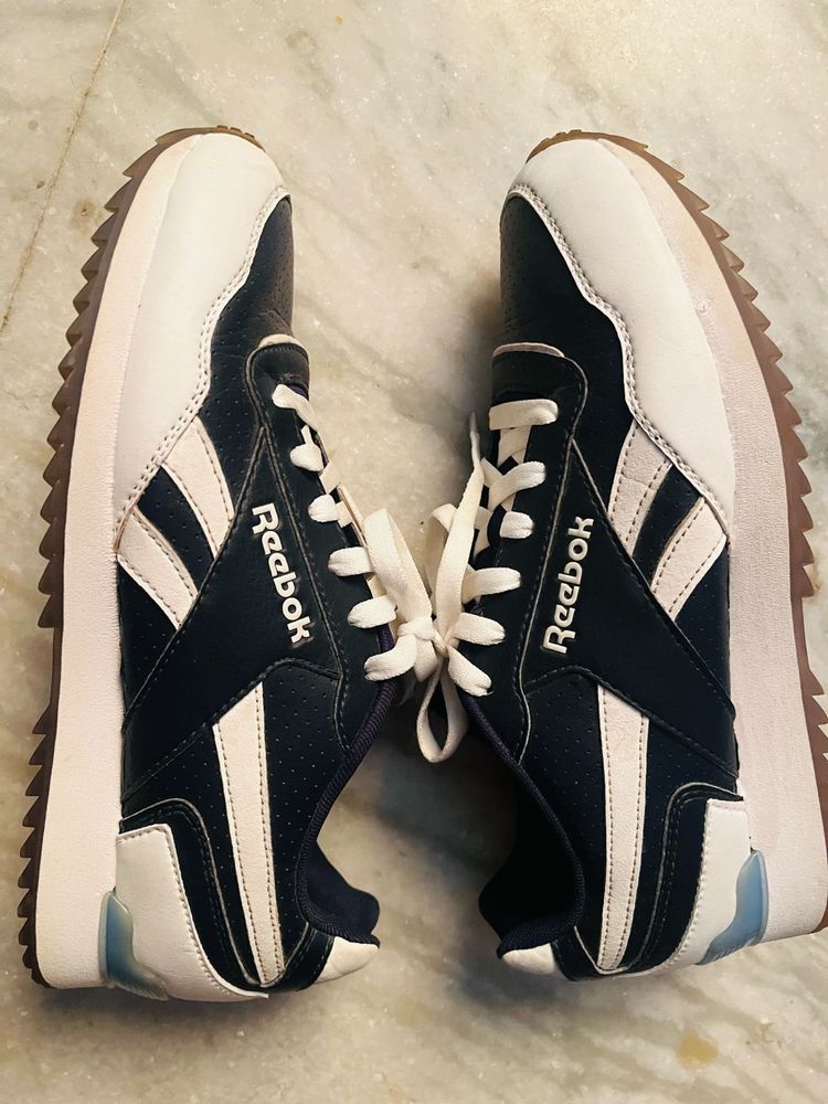 Reebok classic Blue and white leather  Sneakers