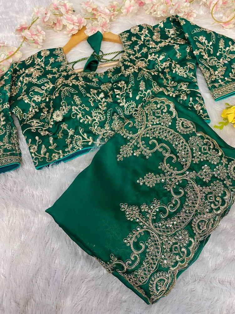 🆕️🆕️Premium Saree With Stitched Blouse