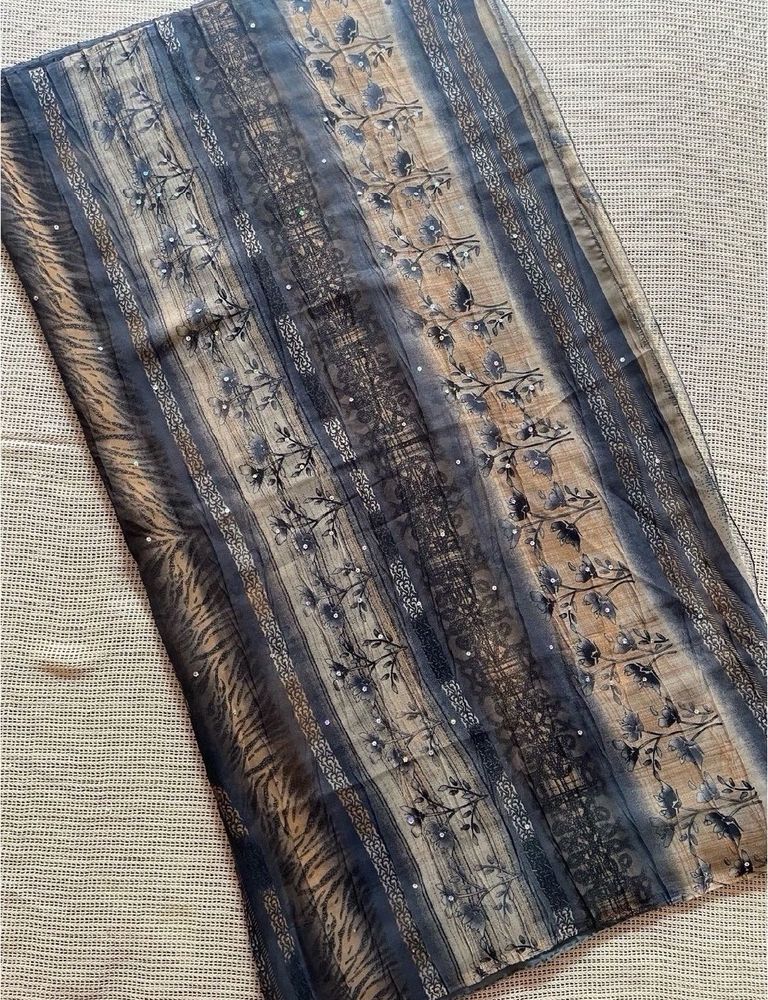 Vintage Floral Print Saree
