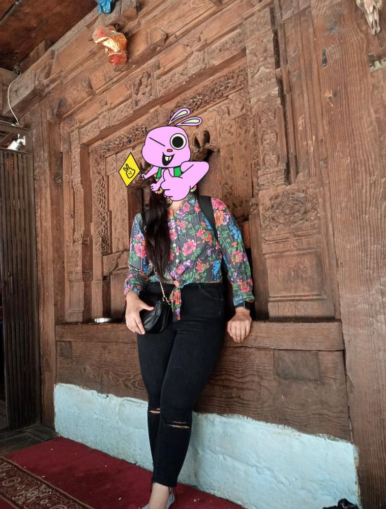 Floral Top &amp; Black Jeans