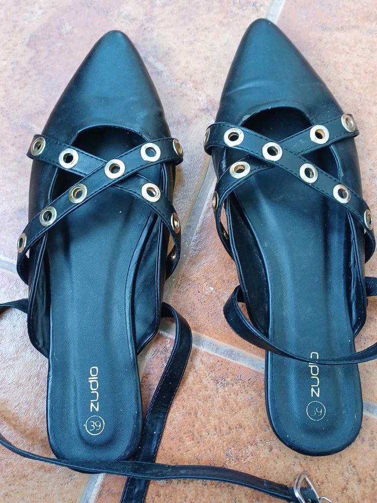 Beautiful tie up Flats