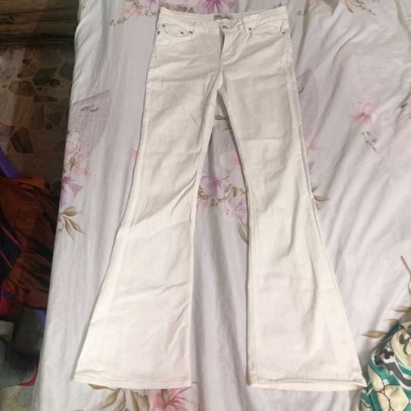 Zara White flared bootcut Jeans