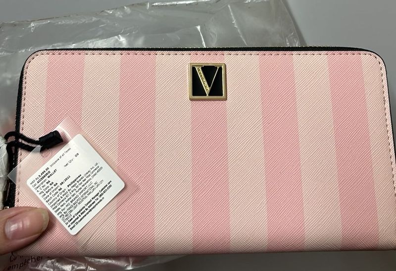 Victorias Secret Wallet Full Size